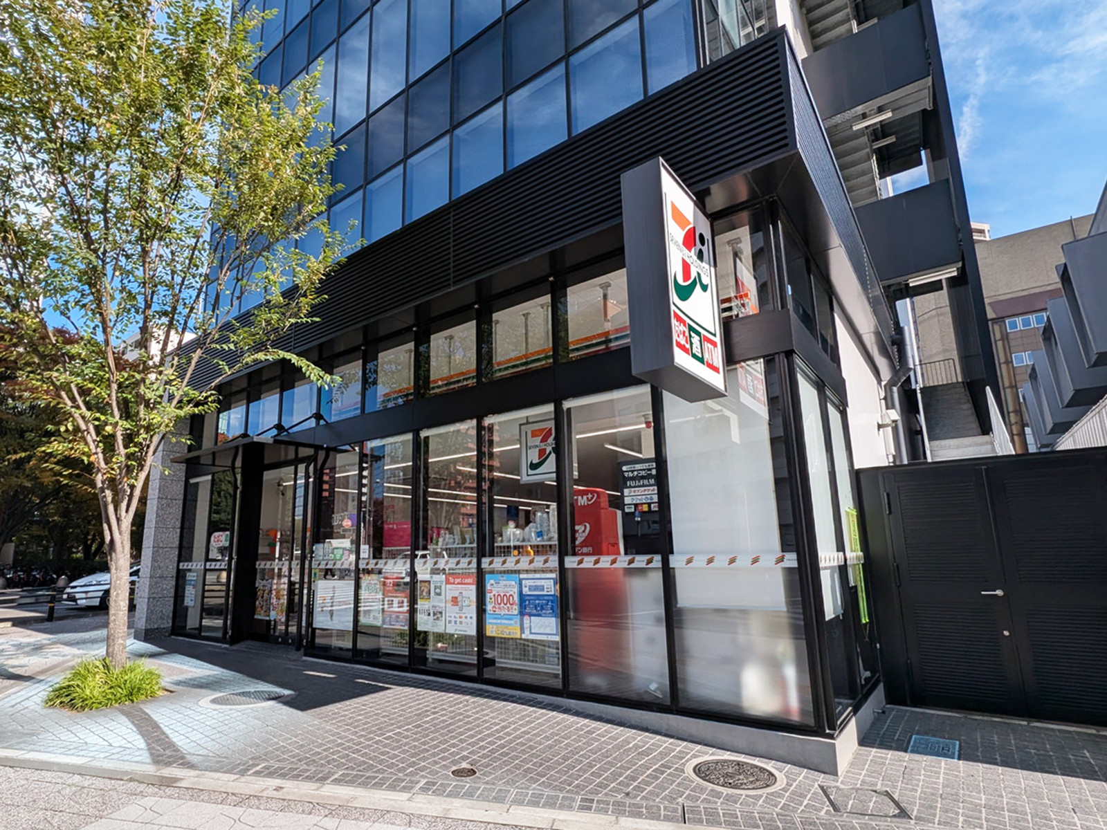 徒歩2分のセブン-イレブン 仙台花京院1丁目店