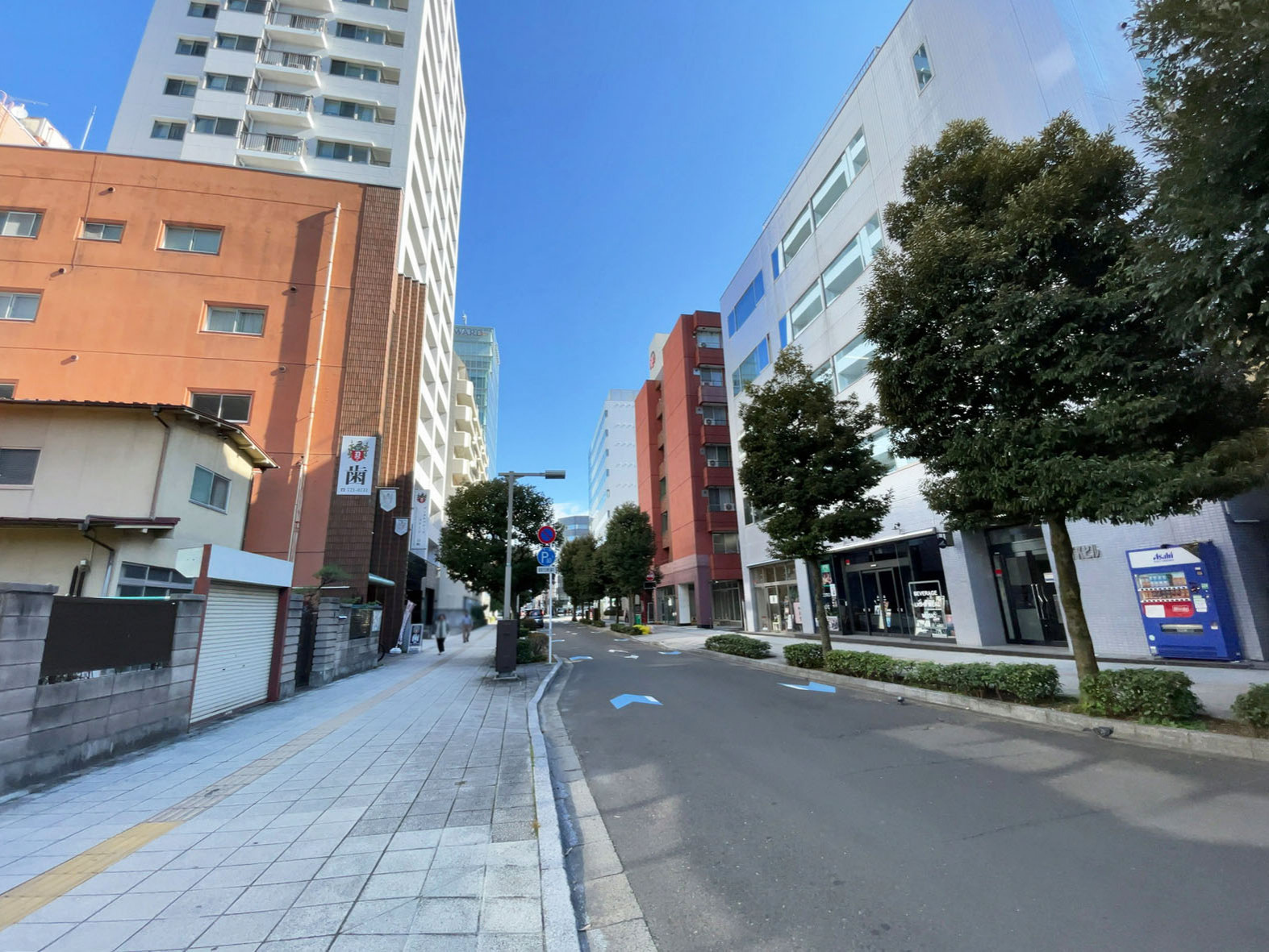 NTKビル前面の通り
