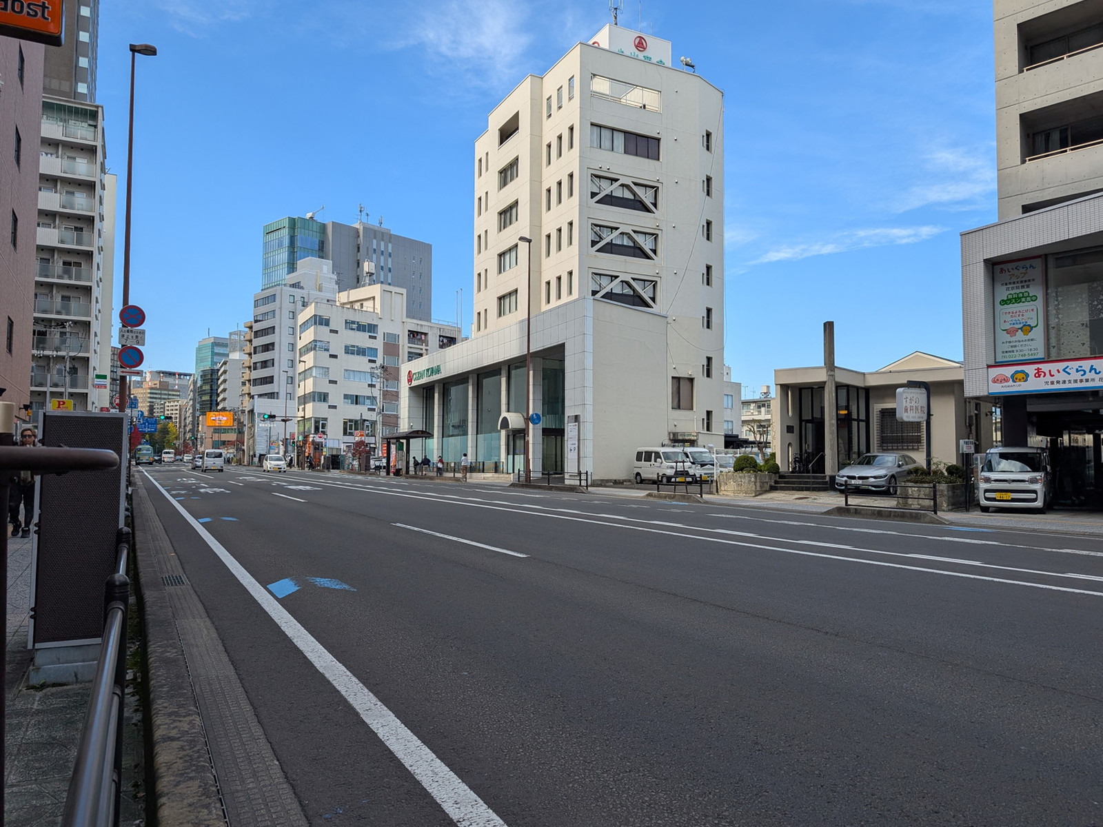 花京院ビル前面の通り