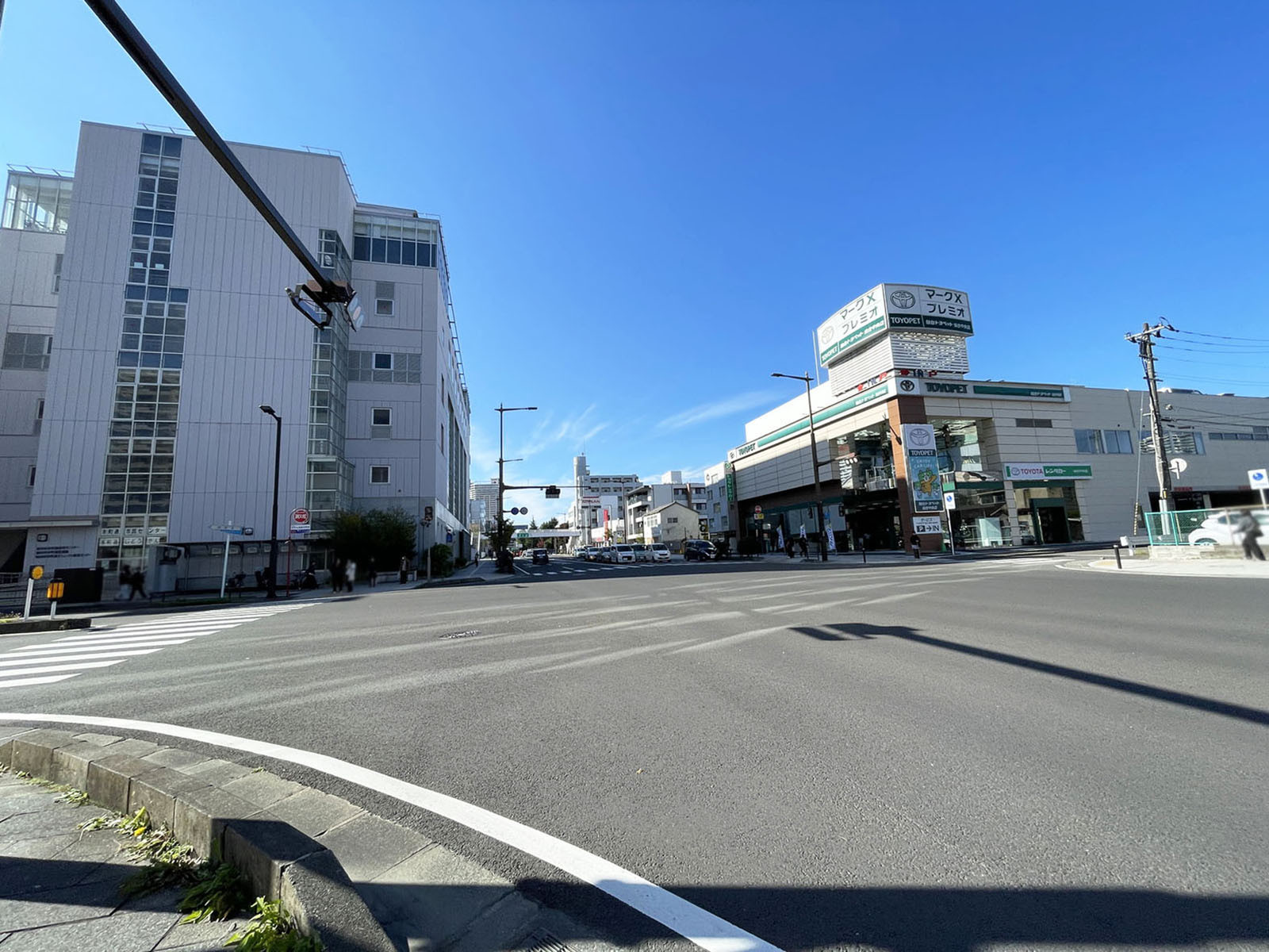 プライムゲート晩翠通前面の通り