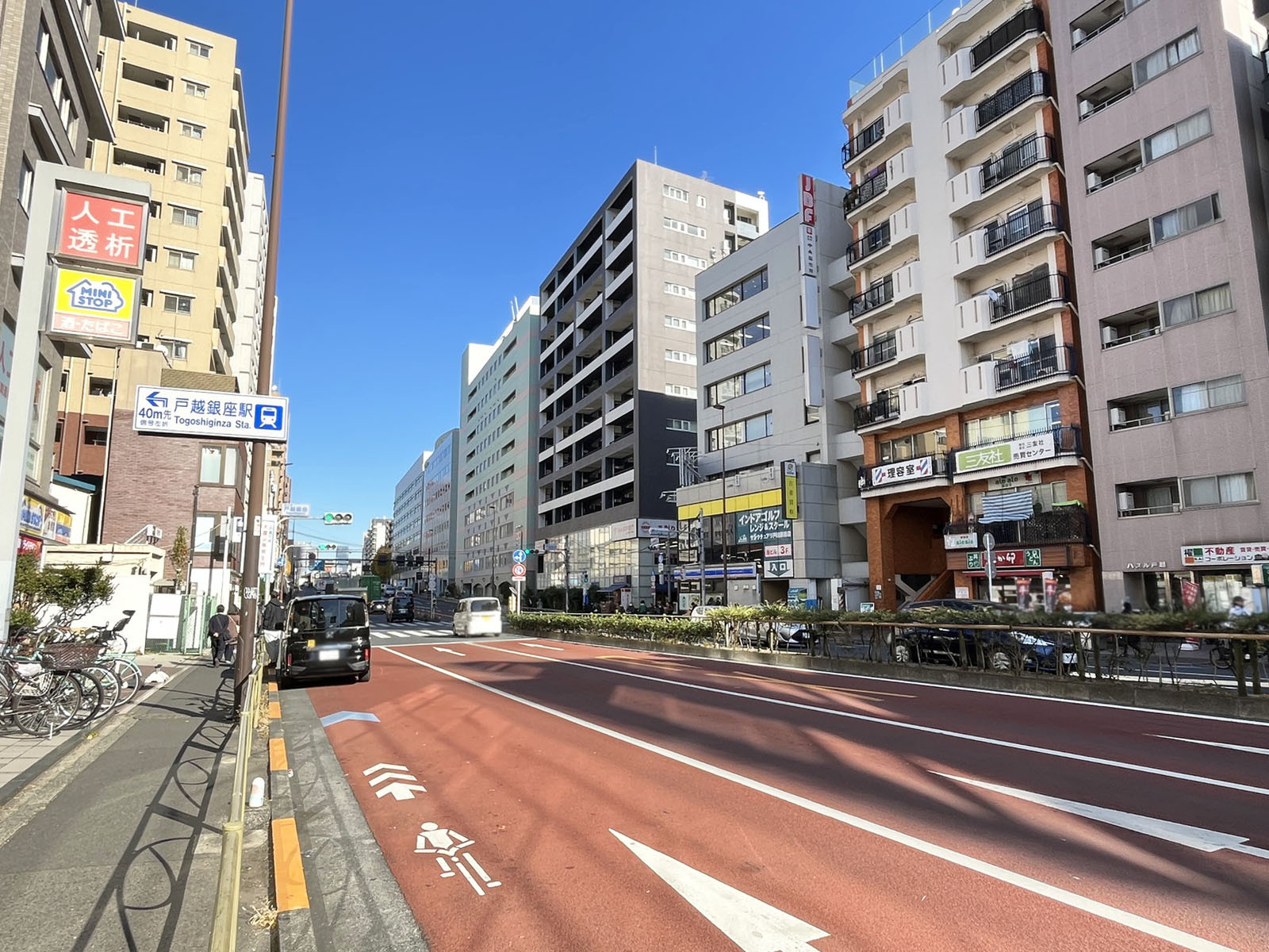 MYビル前面の第二京浜