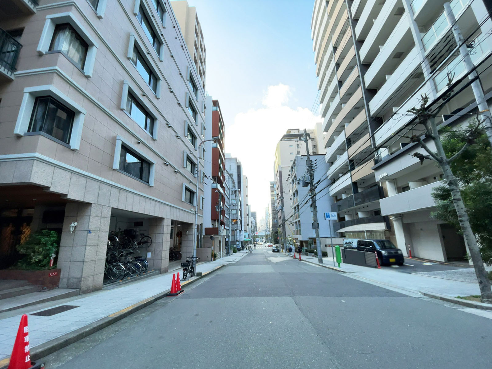 エムテック内平野町ビル前面の通り