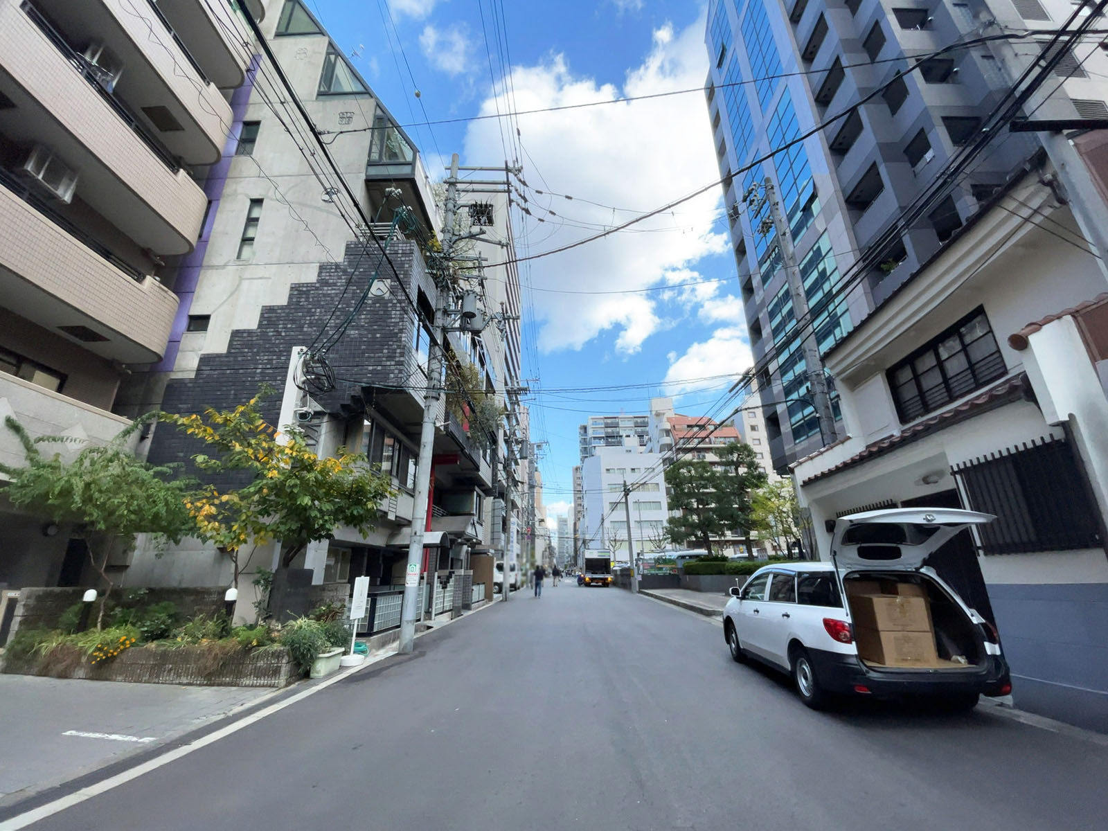 CCTビル前面の通り