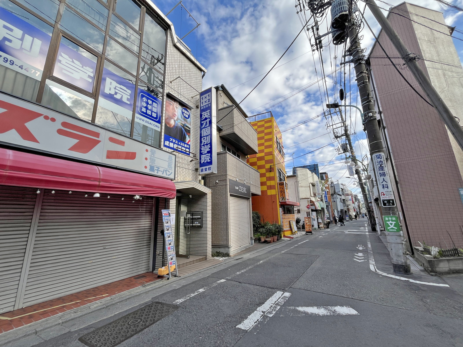 阿部ビル前面通り