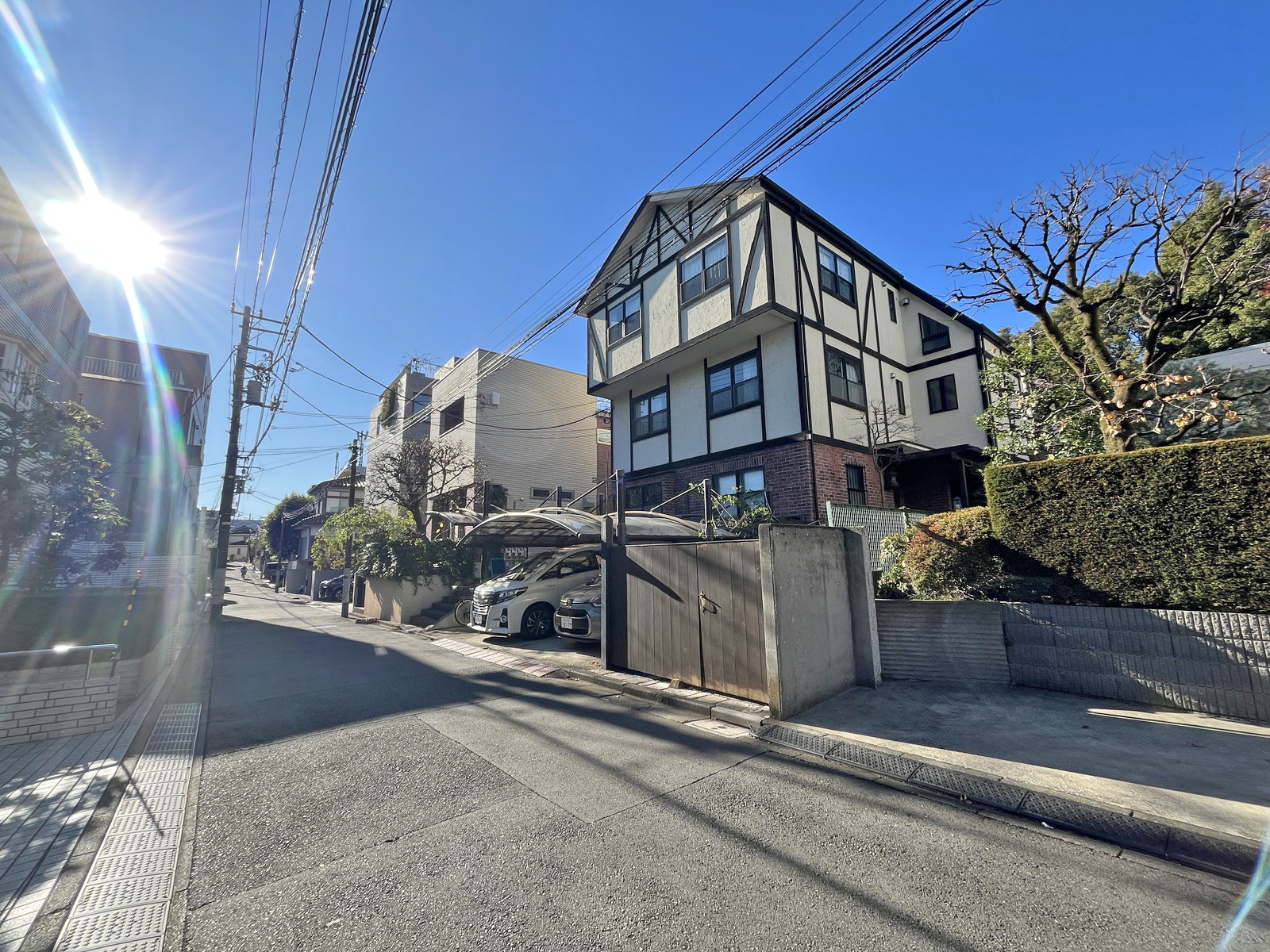 ヒルズ﻿西原前面通り