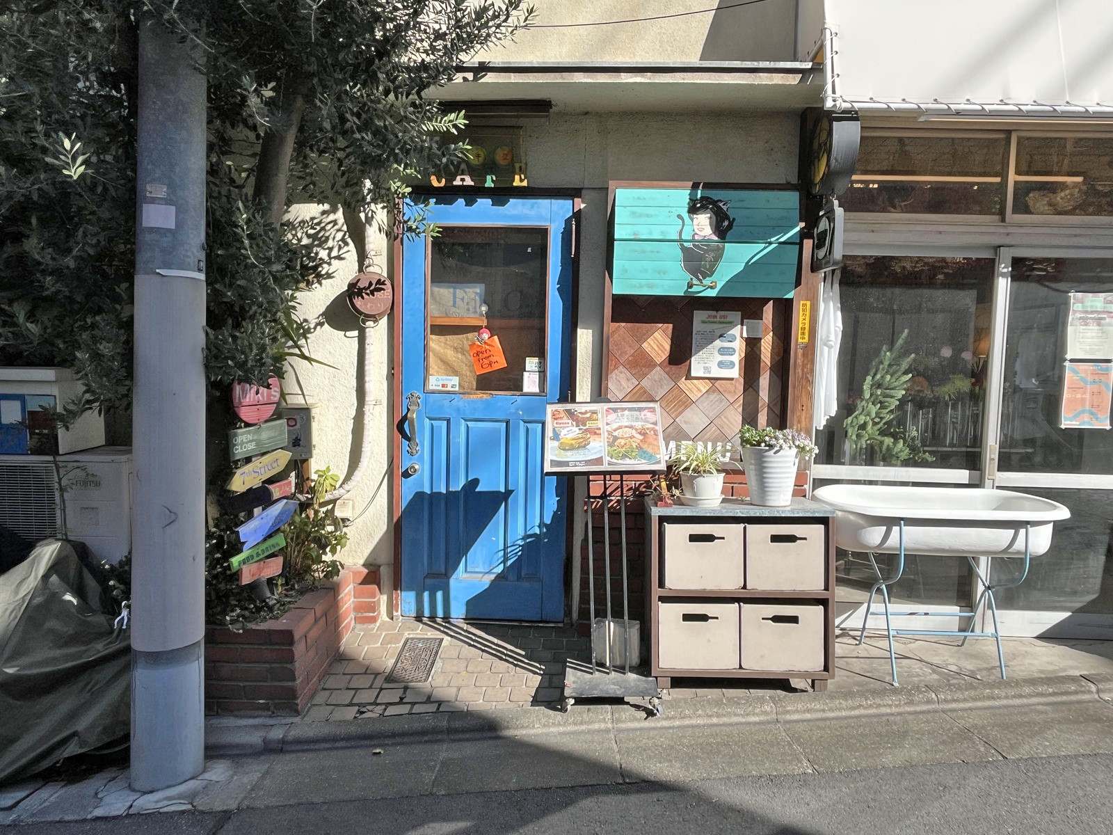 徒歩3分のカフェ ミキズ