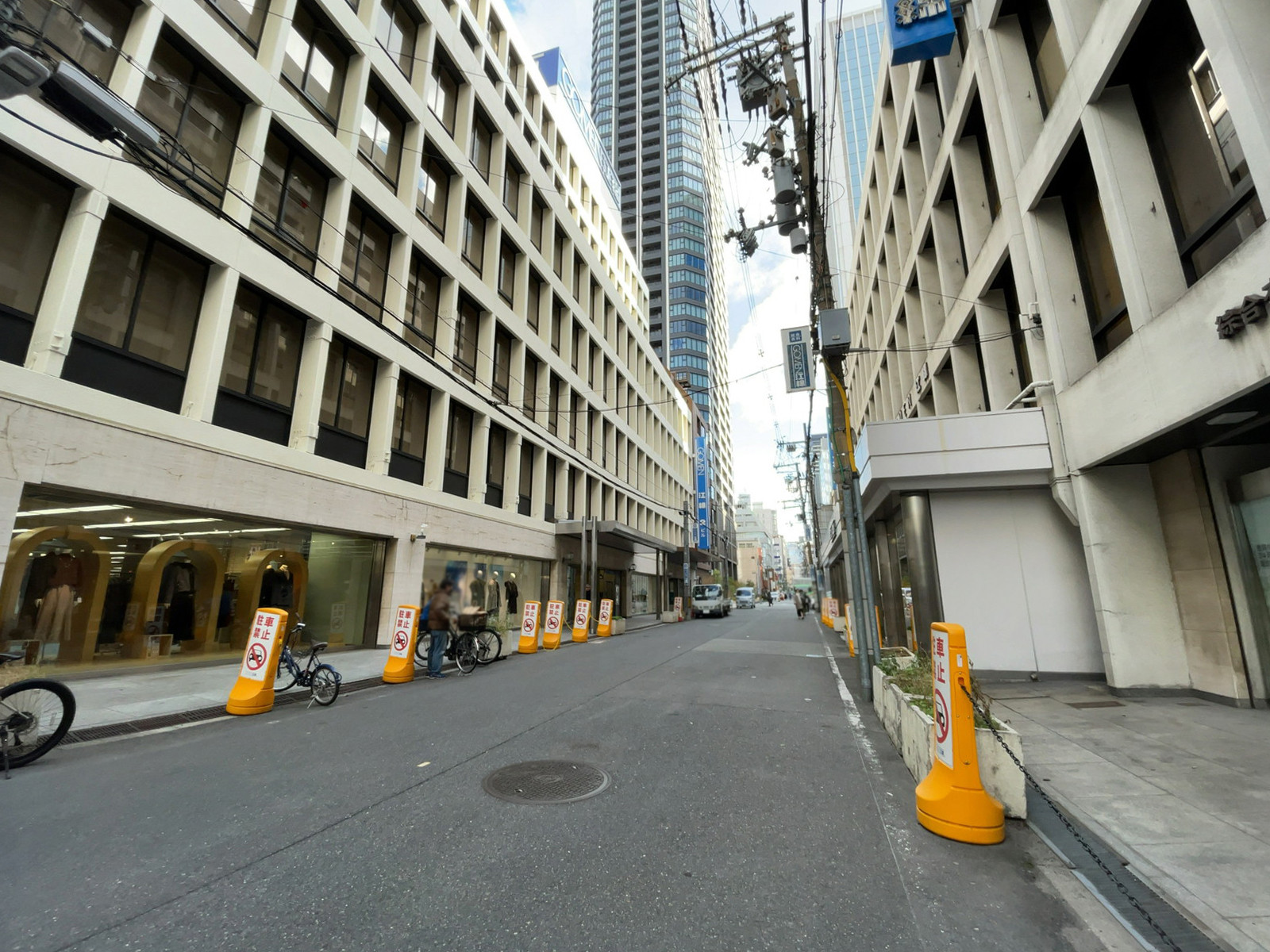 JAY'S オフィスタワー南本町前面の通り
