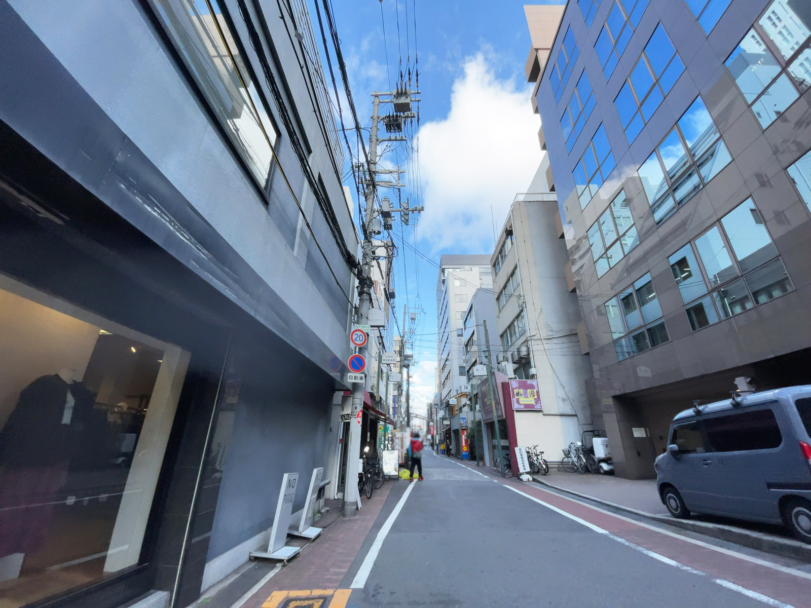 カネセ中央ビル前面の通り