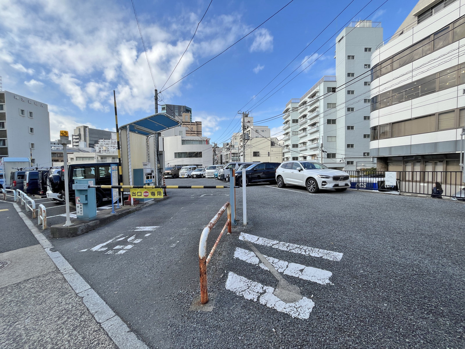 向かいのコインパーキング