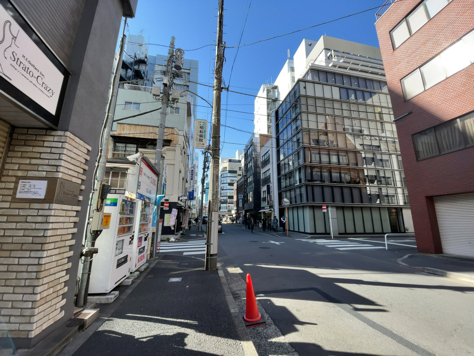第1古川ビル前面の通り
