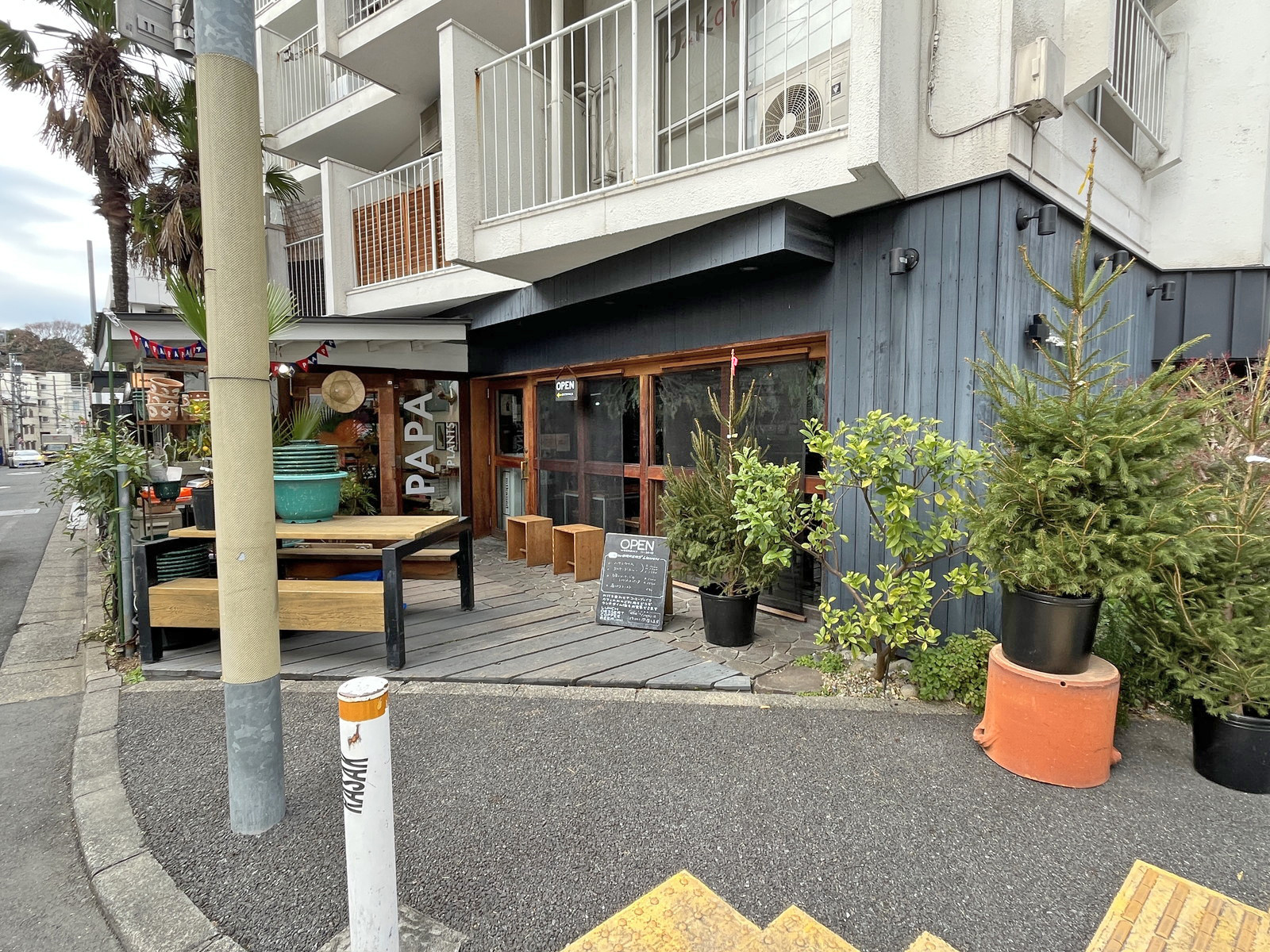 徒歩1分のカフェ タスヤード