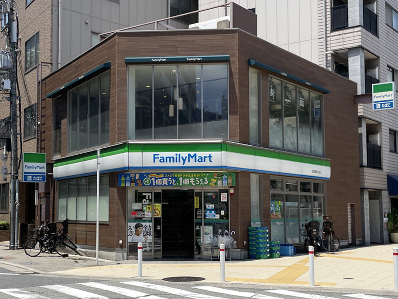 同じ通りにあるファミリーマート 西天満四丁目店