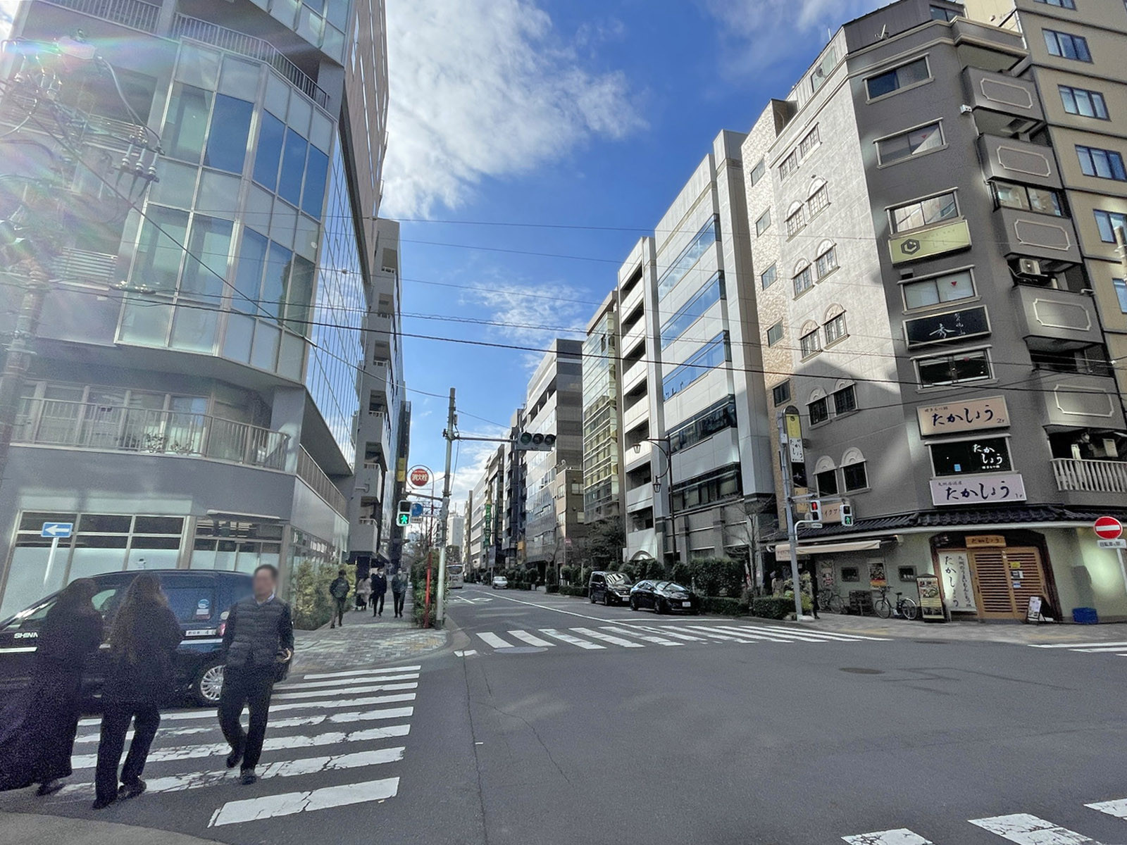 7山京ビル前面の箱崎湊橋通り