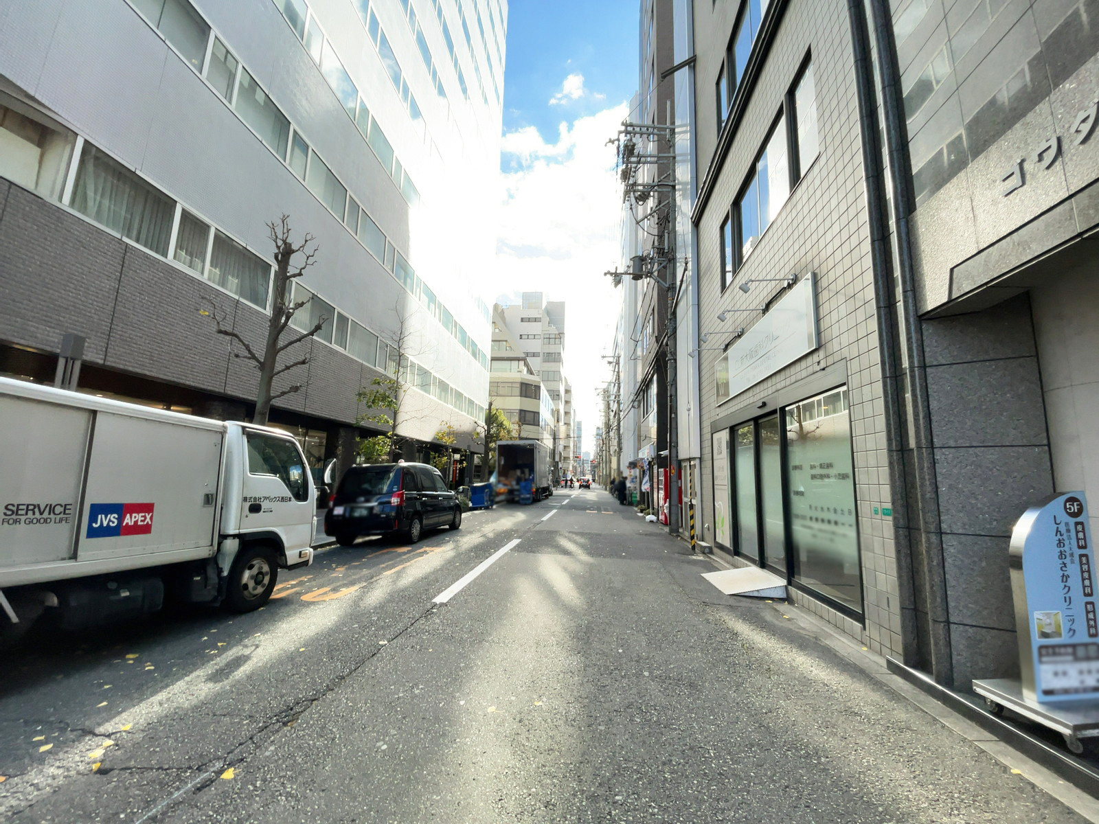 ゴウダ新大阪ビル前面の通り