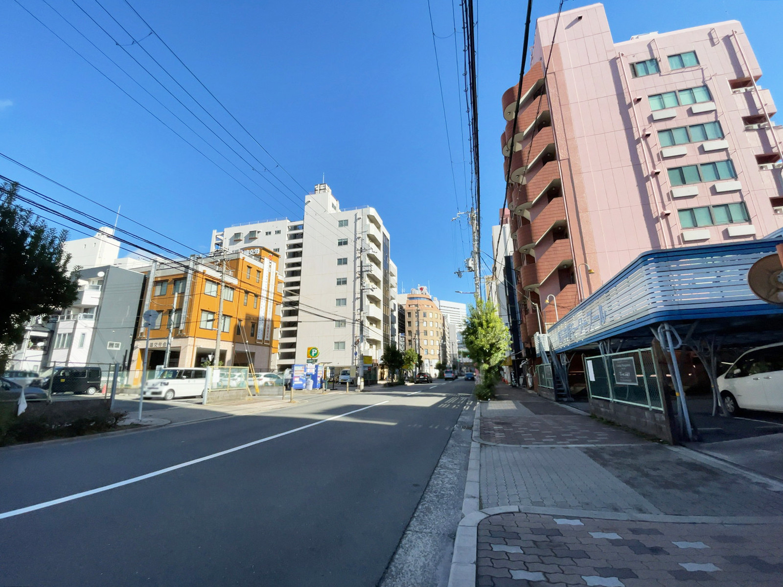 DNX新大阪ビル前面の通り