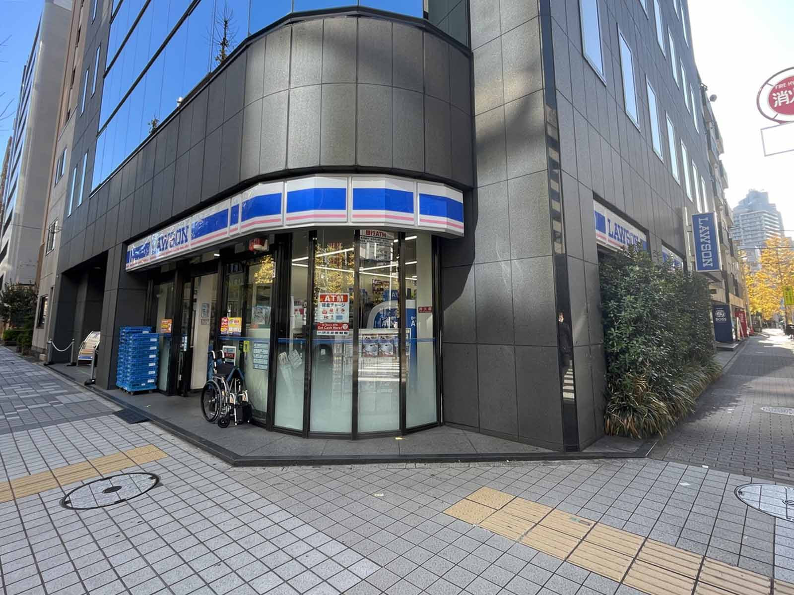 徒歩2分のローソン 八丁堀四丁目店