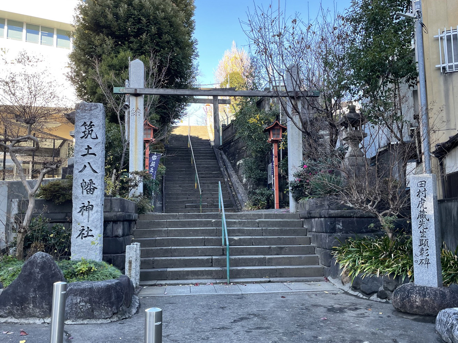 付近の筑土八幡神社