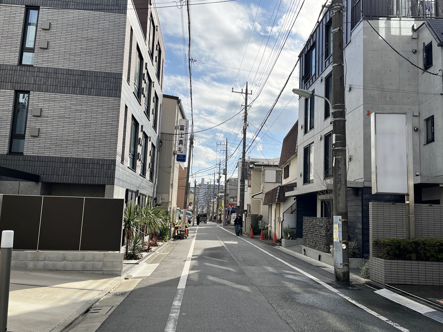 西澤ビル前面の通り