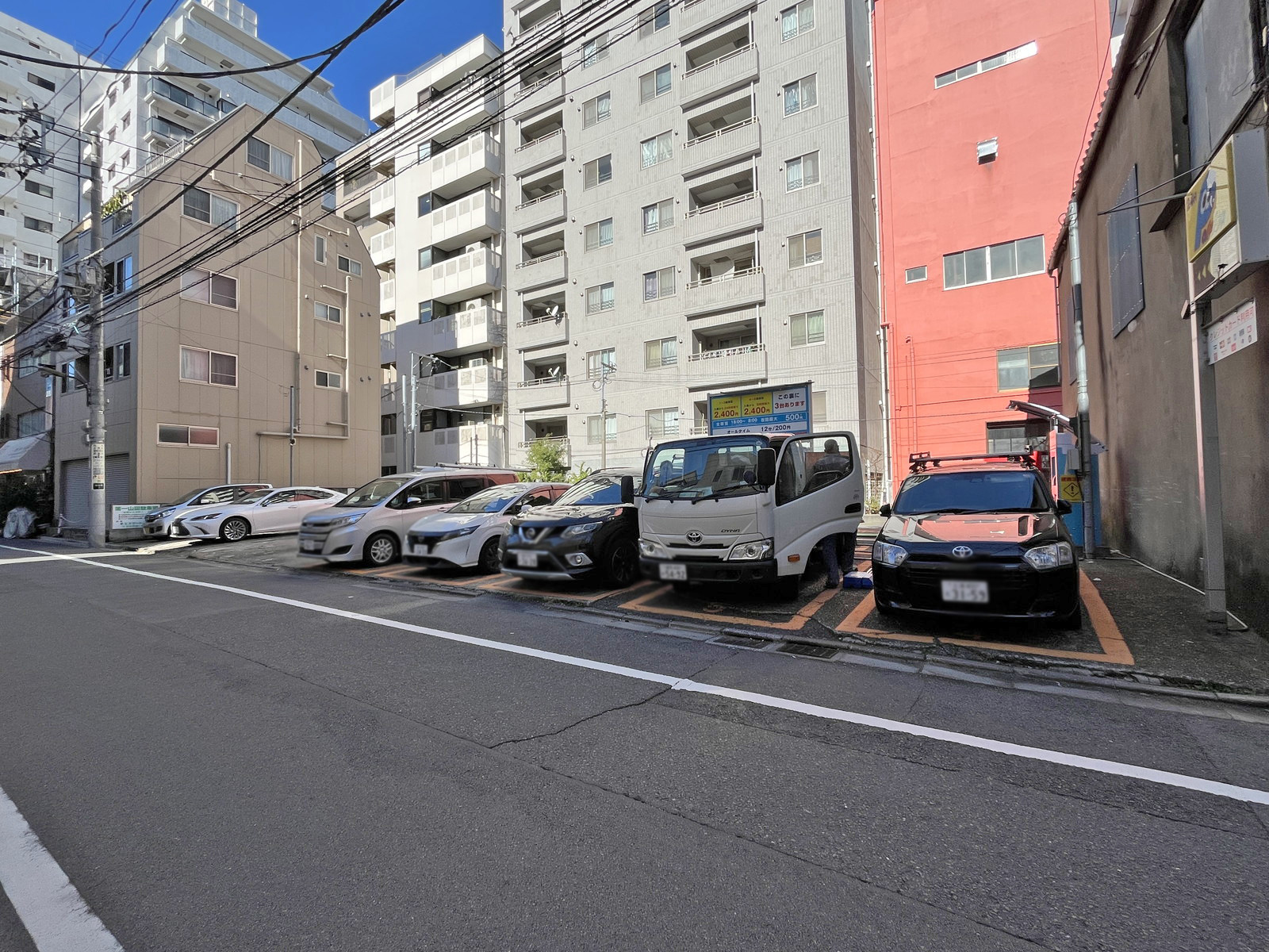 隣のコインパーキング