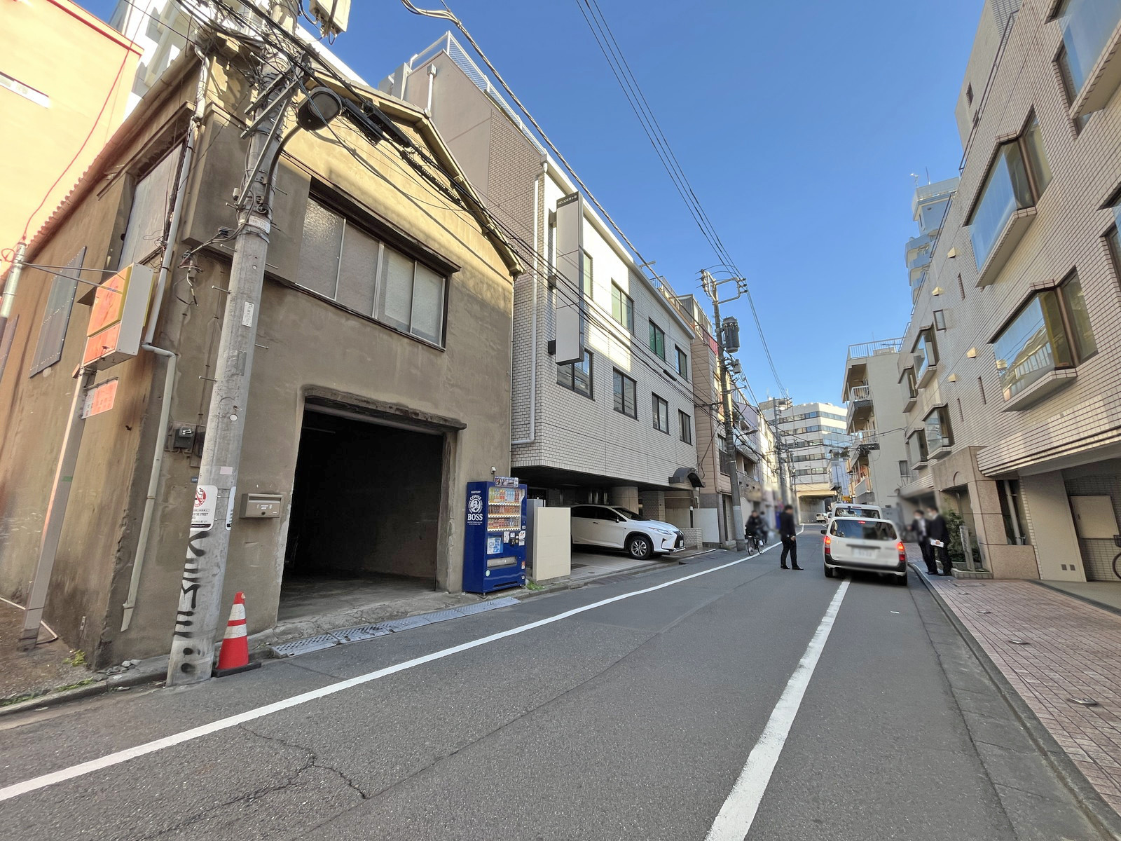 HELIOS市ヶ谷前面通り