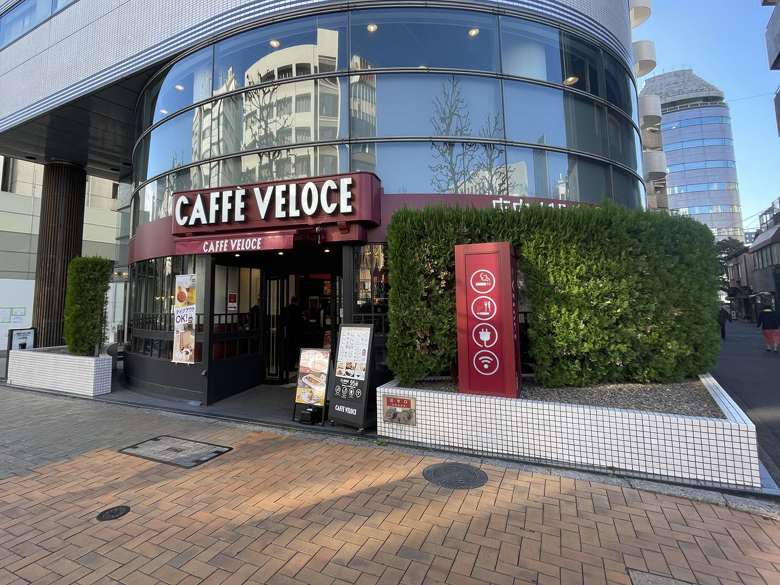 徒歩4分のカフェ・ベローチェ 新川店
