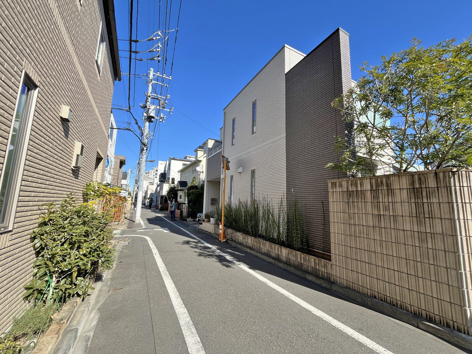 神楽坂21ステイジア前面通り