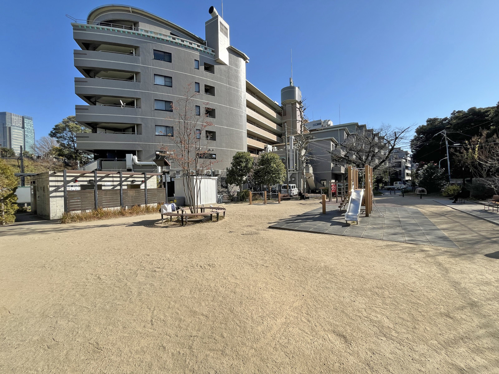 徒歩3分の笄児童遊園