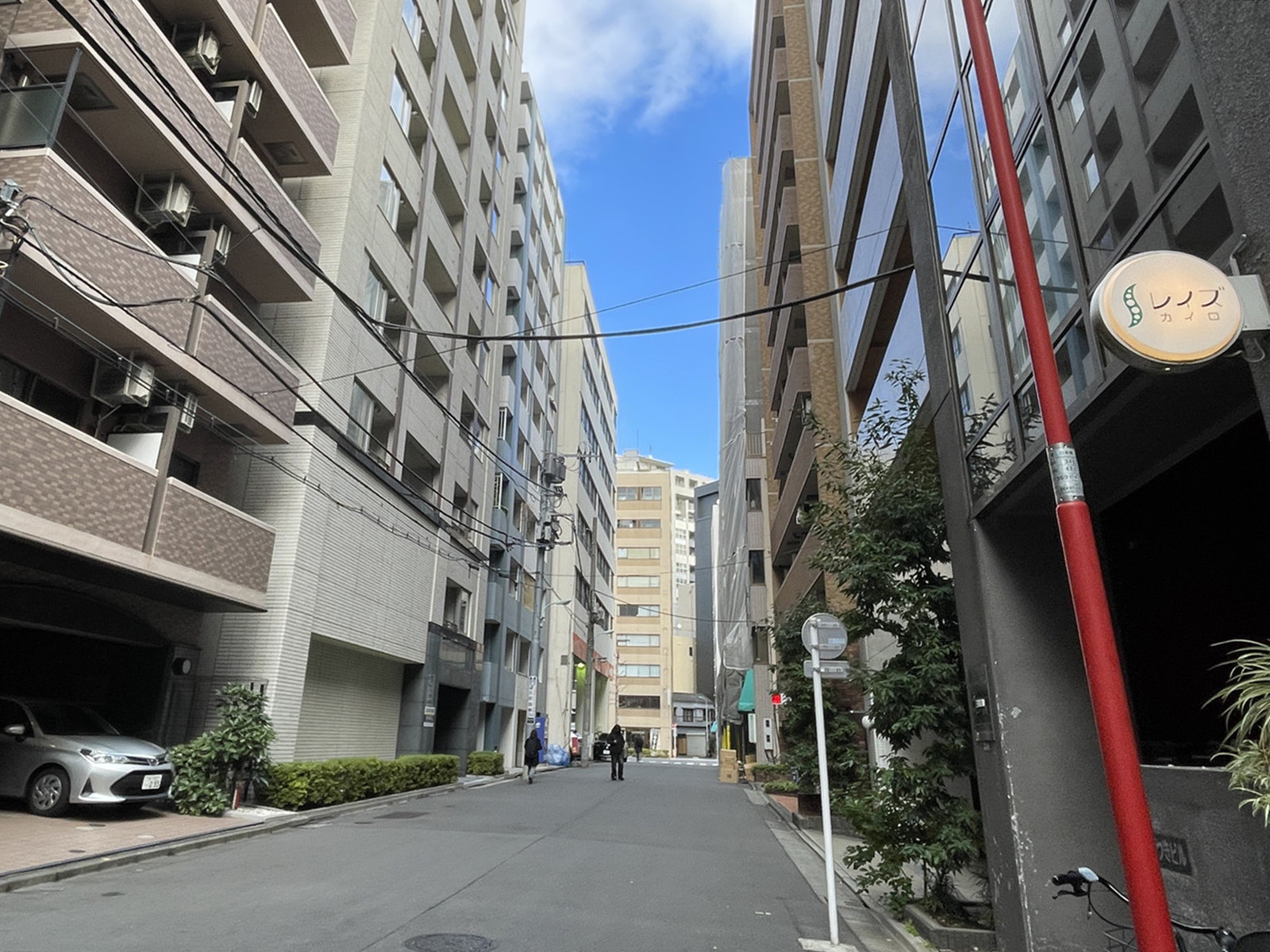 パークビル前面の通り