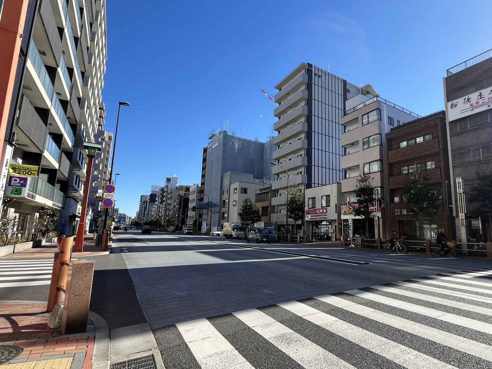 大竹ビル前面の蔵前橋通り