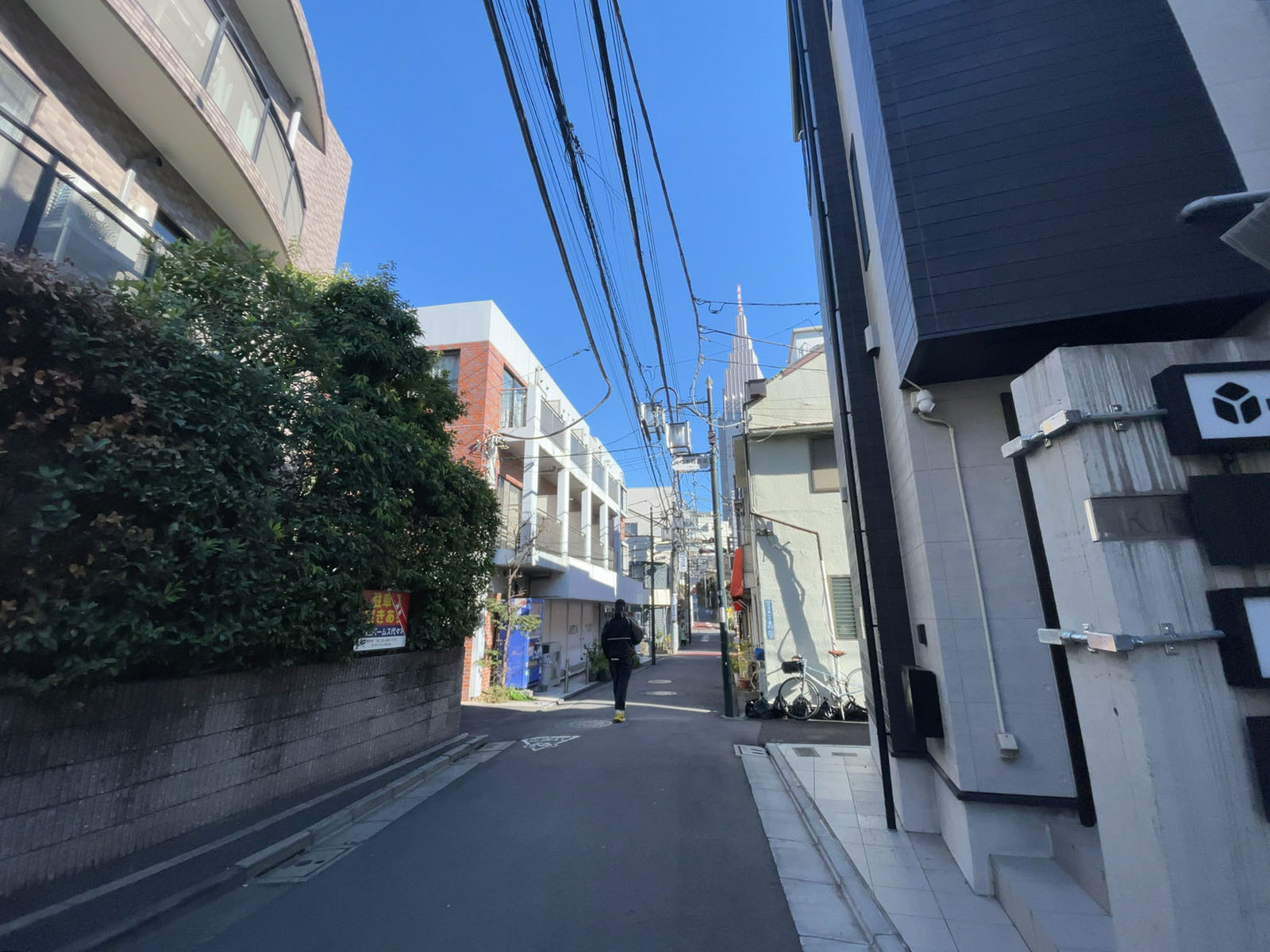 代々木一丁目一棟貸ビル前面の通り