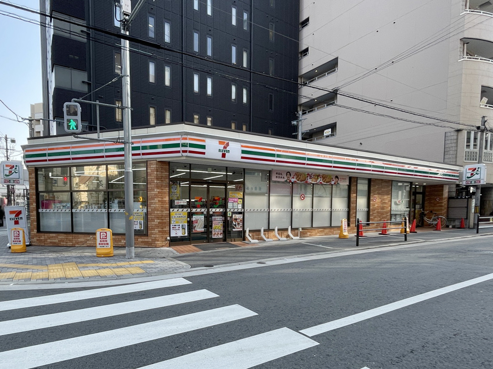 徒歩2分のセブン-イレブン 四ツ橋南堀江店