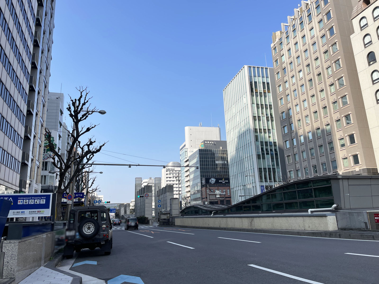 心斎橋西ビル前面の通り