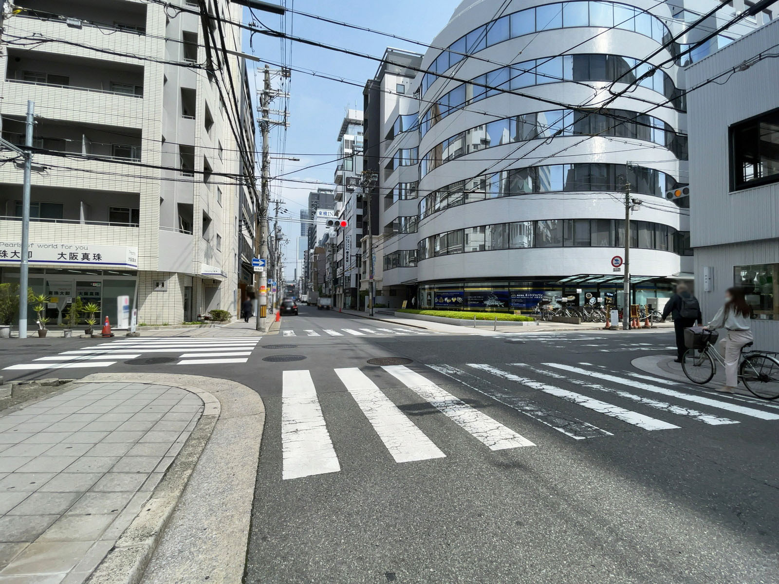 南船場溝呂木ビル前面の通り