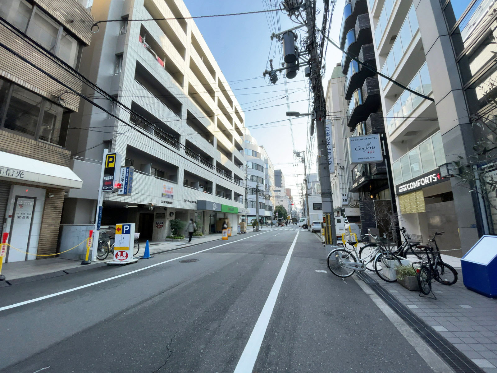 心斎橋MIDOビル前面の通り