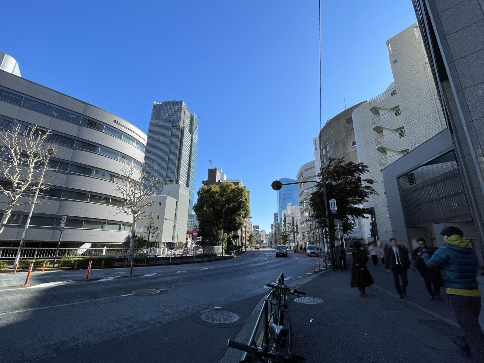 寿光ビル前面の通り