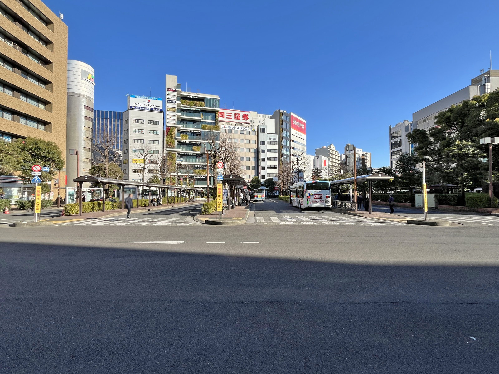 徒歩3分の駅前バスロータリー