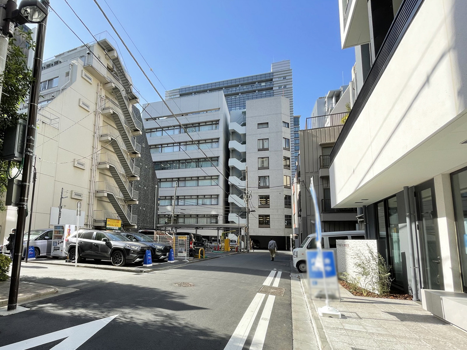 BIASTA JIMBOCHO前面の通り