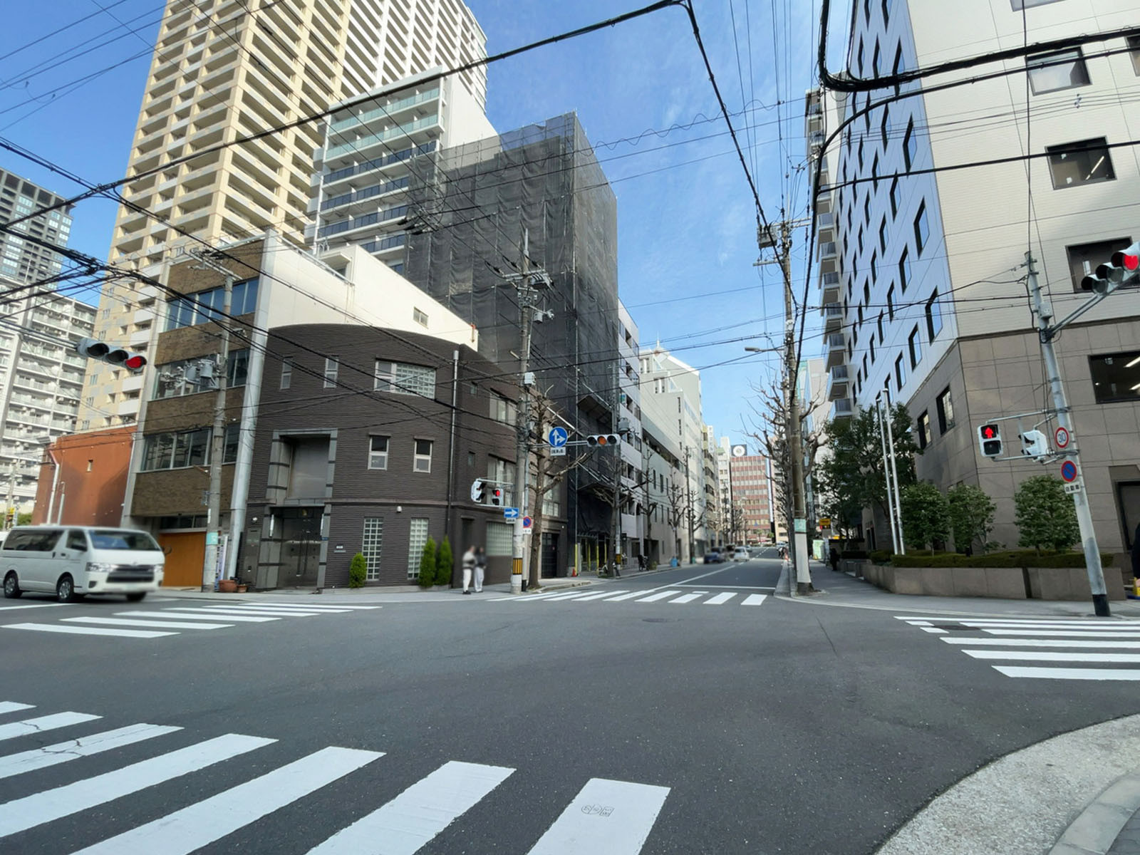 南新町エクセルビル前面の通り