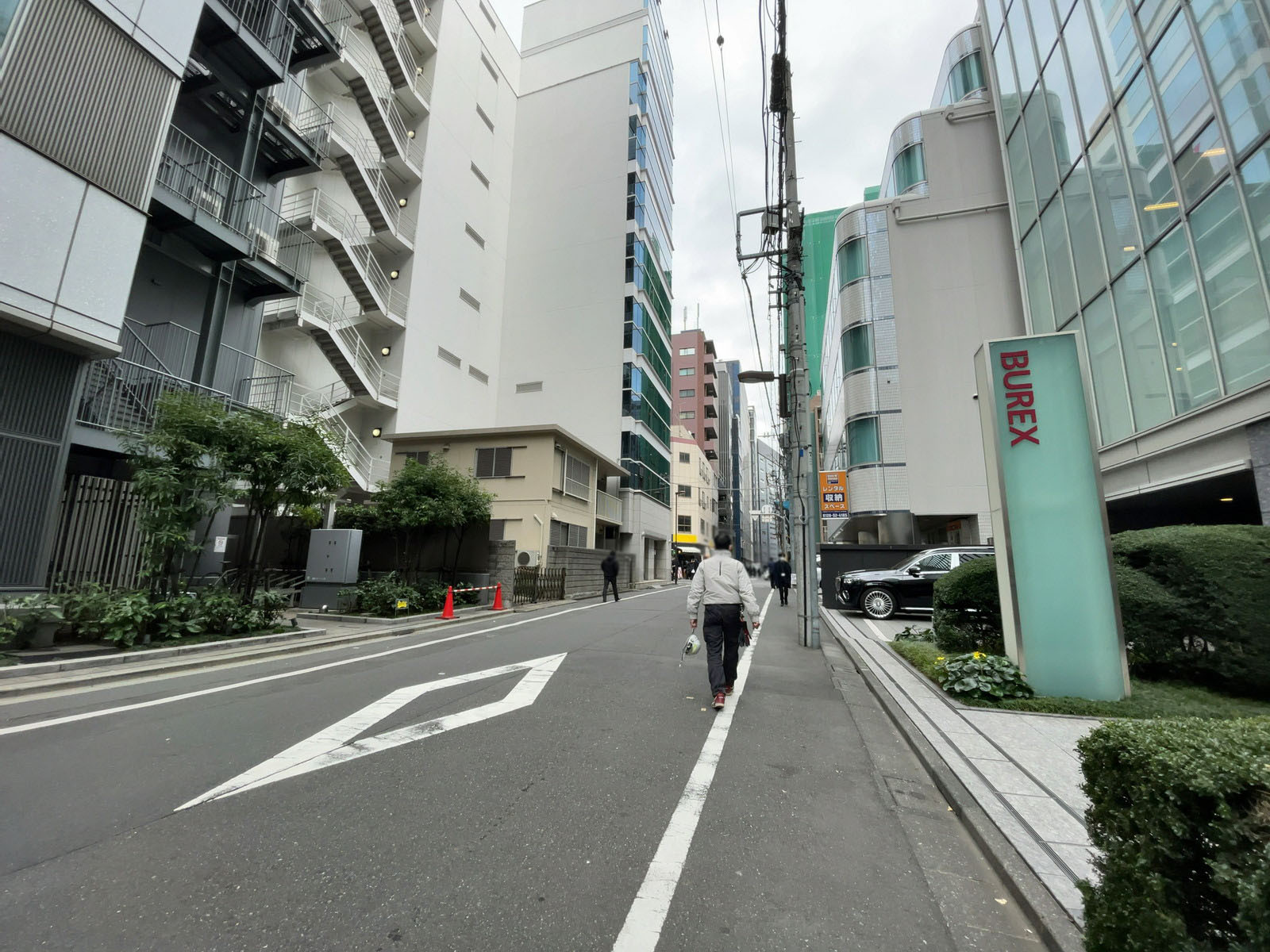 ビュレックス麹町前面の通り