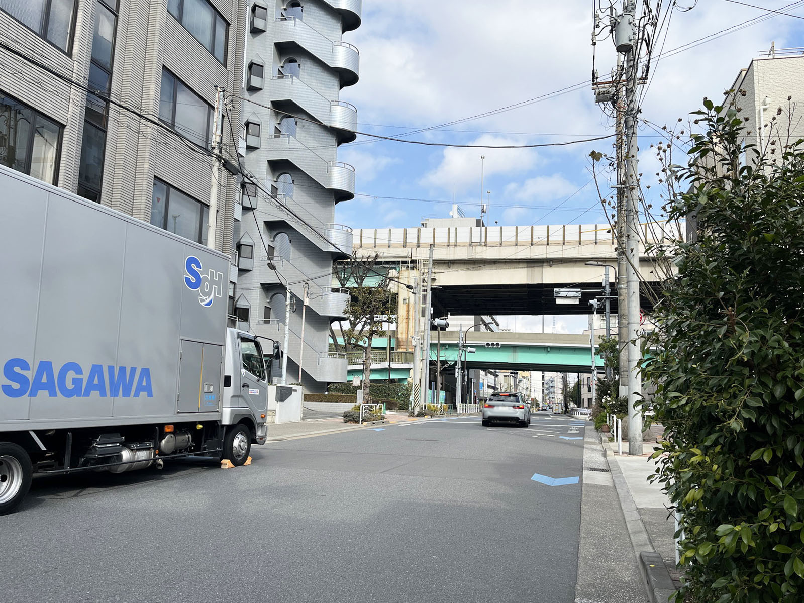 第1富士ビル前面の佐賀町河岸通り