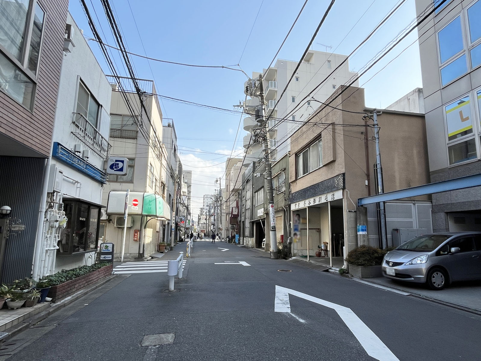 門前仲町1丁目ビル前面の通り