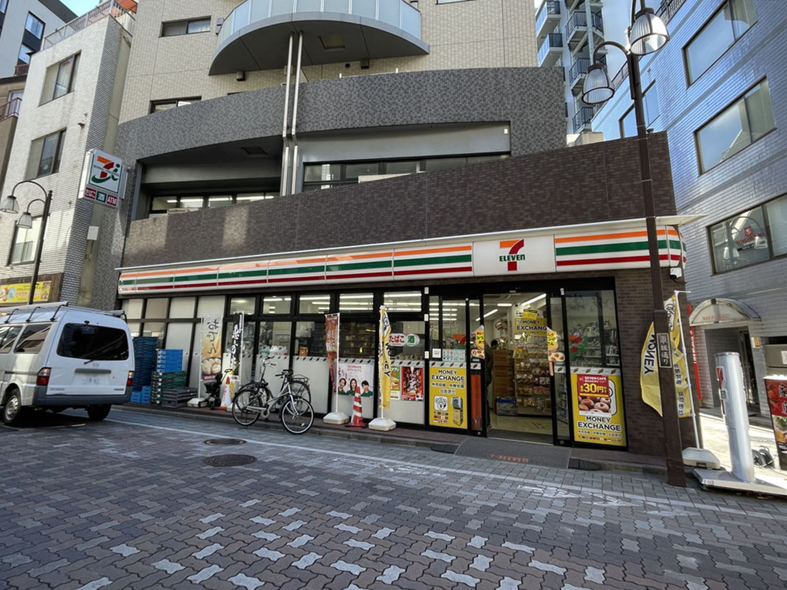 並びのセブン-イレブン 東上野2丁目車坂通り店