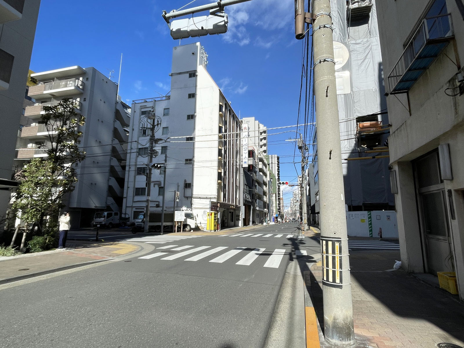ヴェルディビル前面の通り