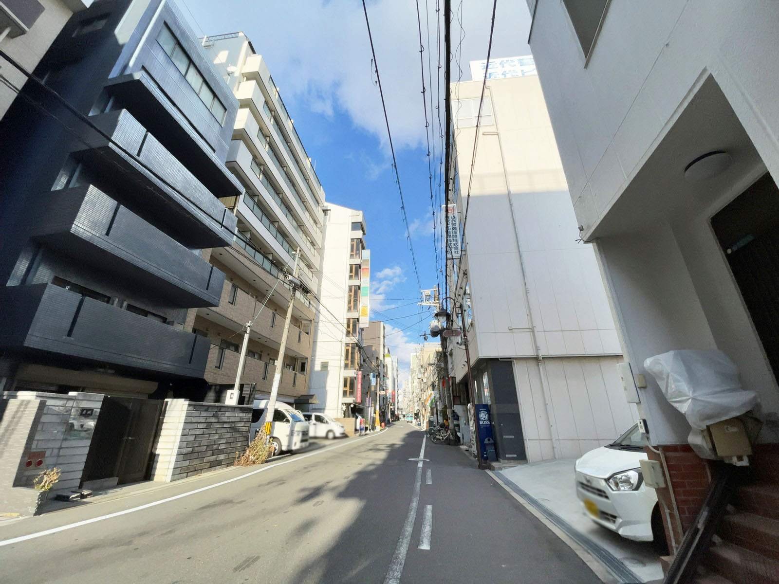 YKビル前面の通り