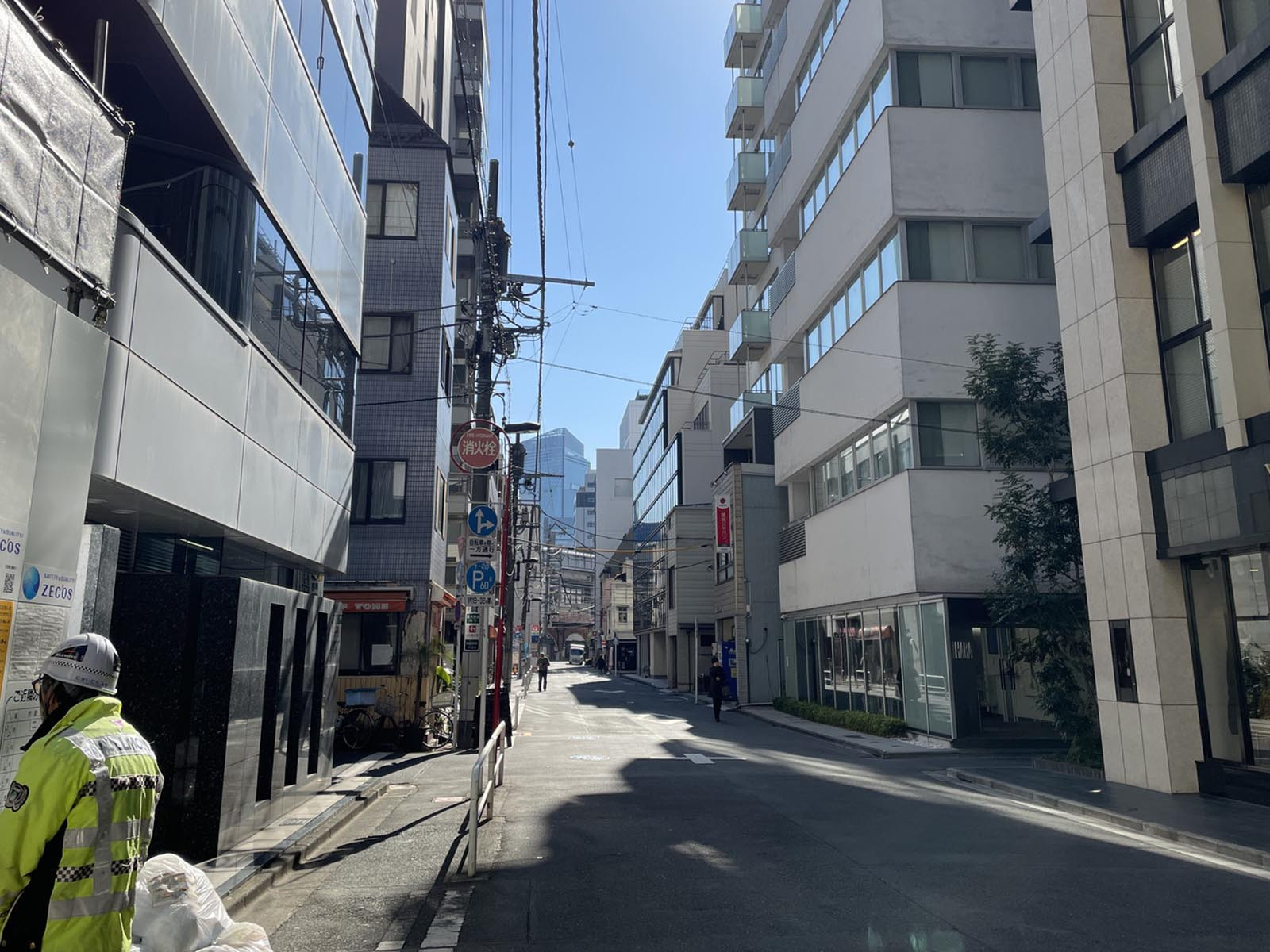 RAXA神田須田町前面の通り