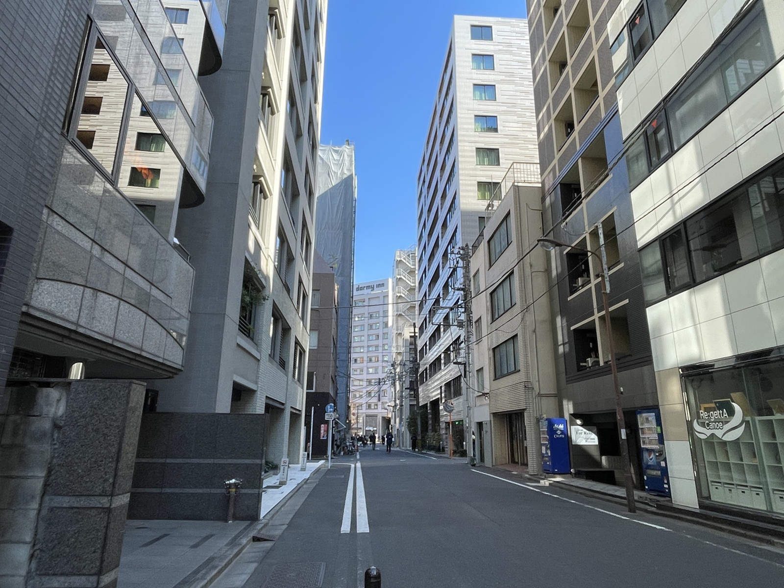 神田グレースビル前面の通り