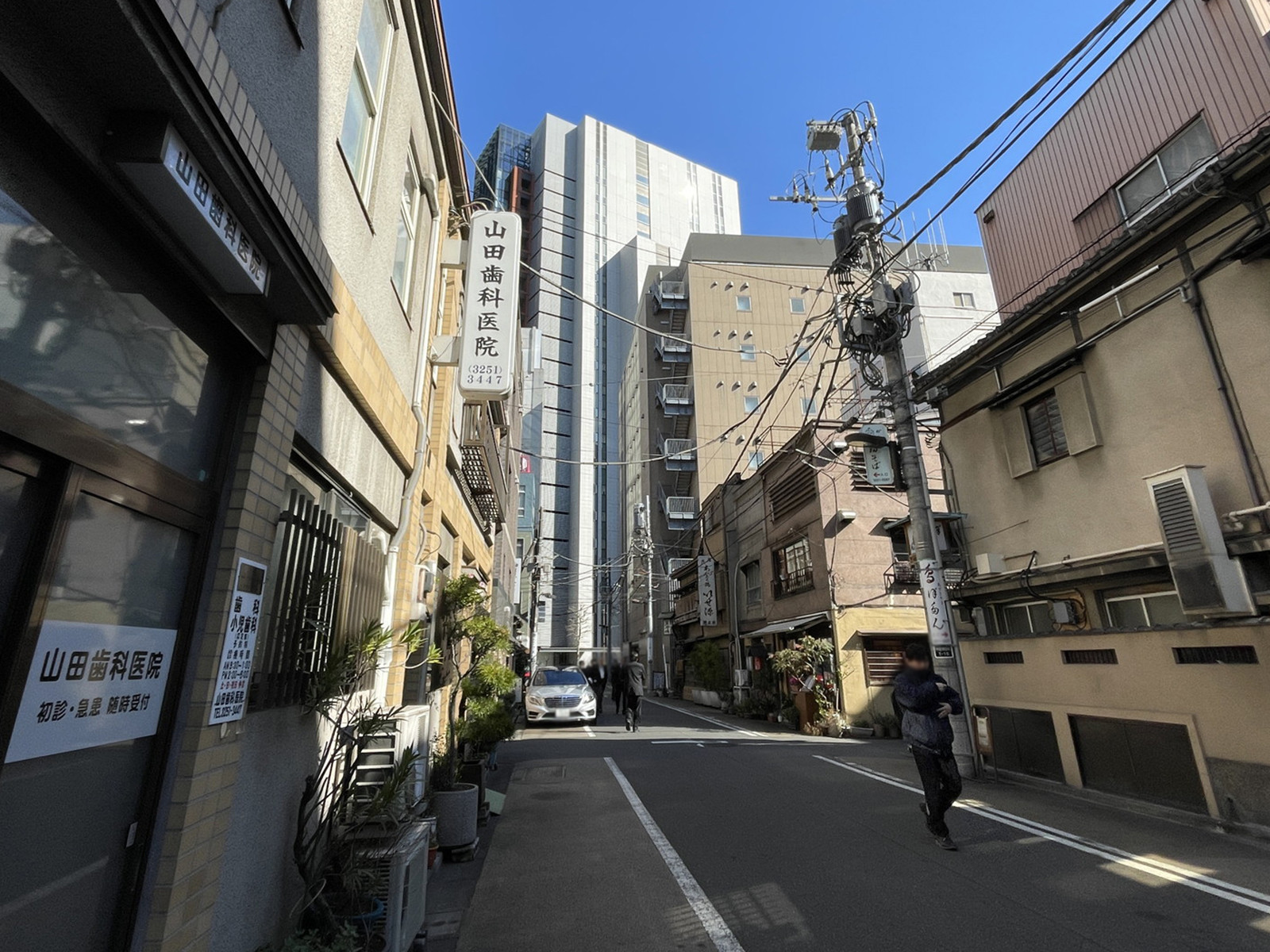 神田須田町117ビルディング前面の通り