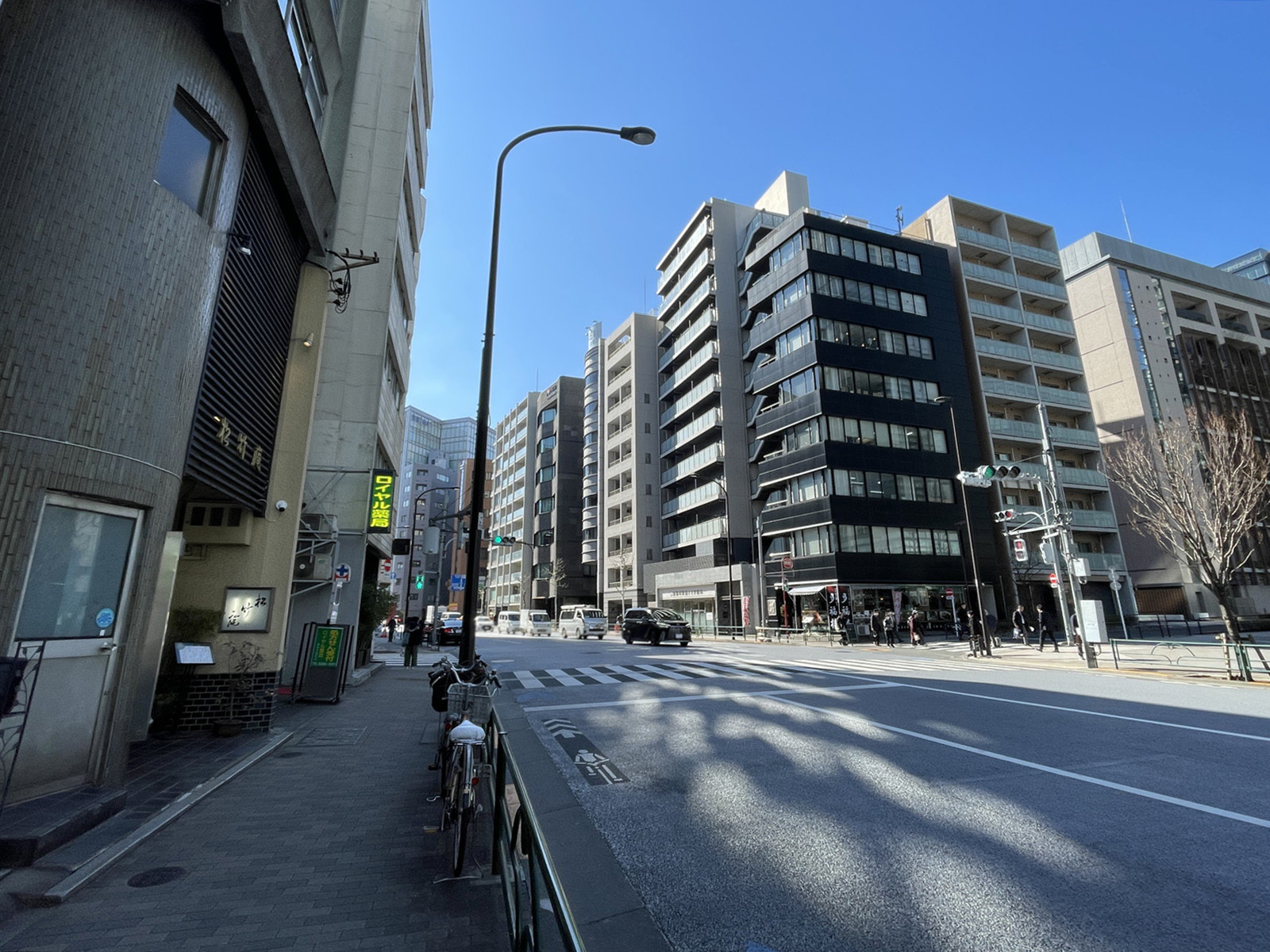 神田淡路町二丁目ビル前面の外堀通り