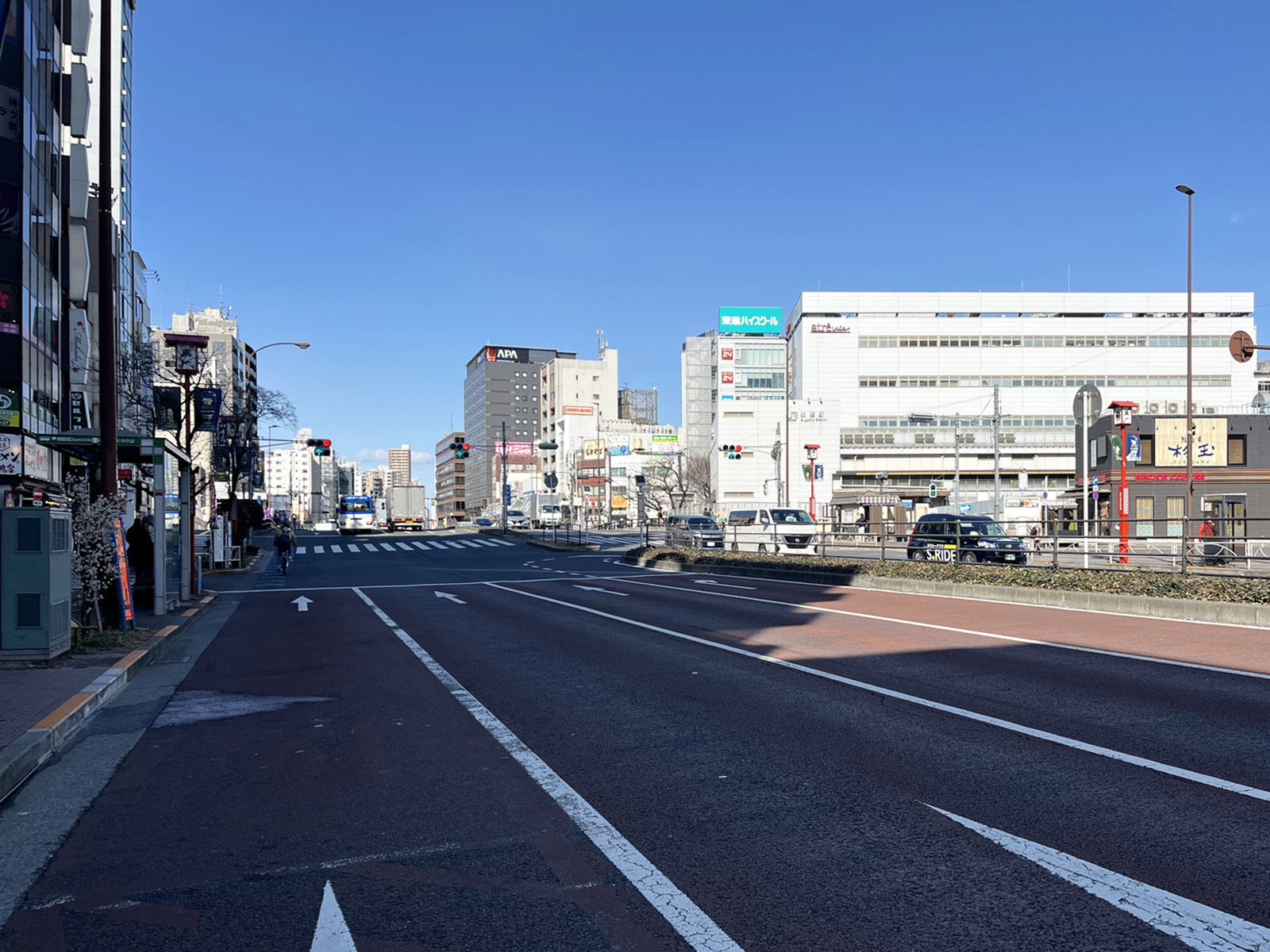 三喜ビル前面の白山通り