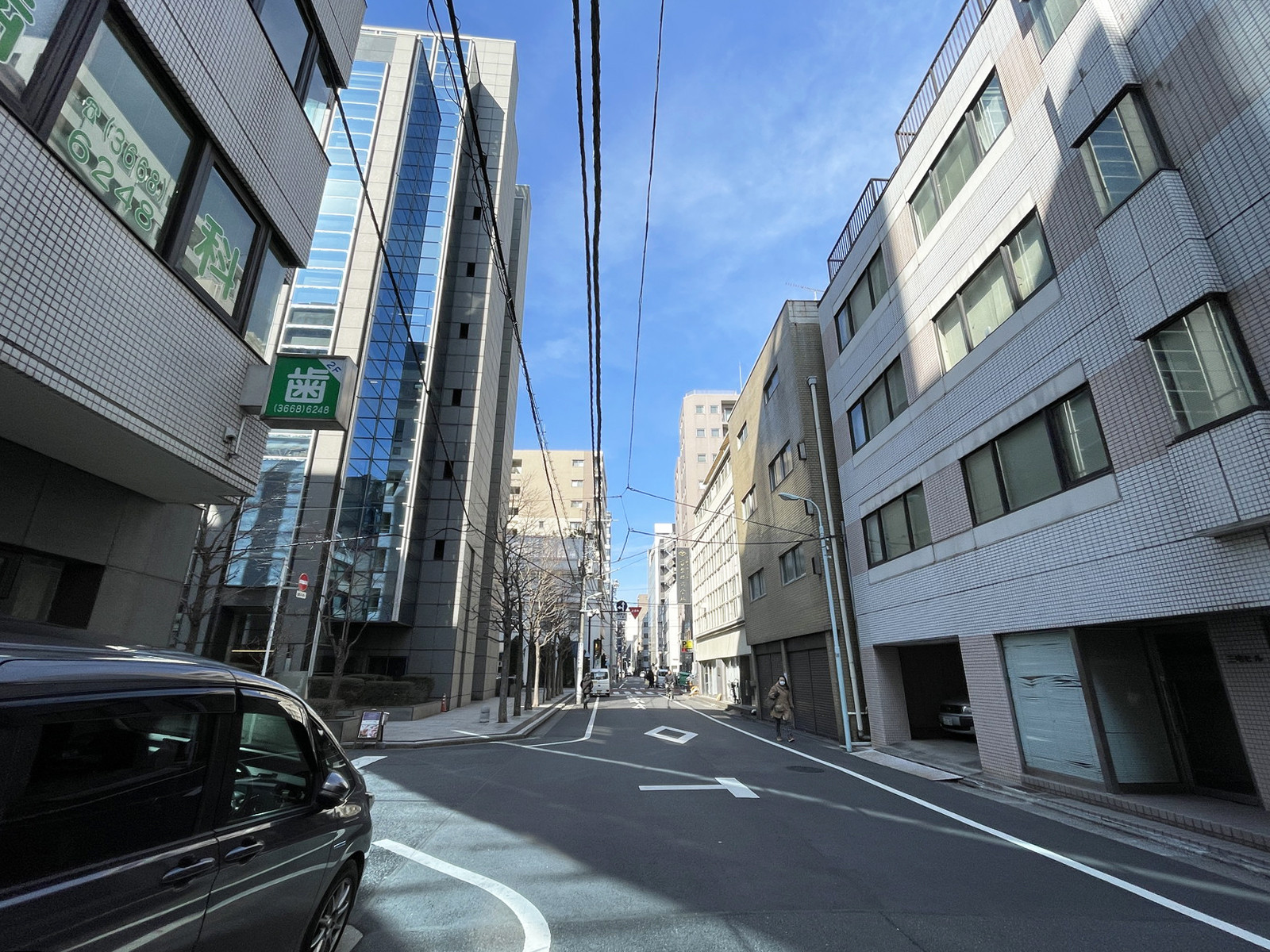 TWG日本橋イースト2前面のみどり通り